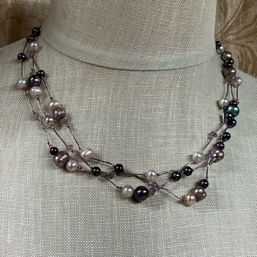 Elegant Multi-Color Pearl Necklace
